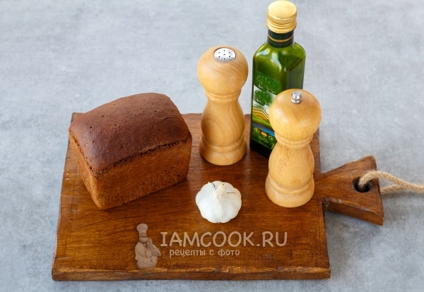 Ингредиенты для гренок из бородинского хлеба с чесноком
