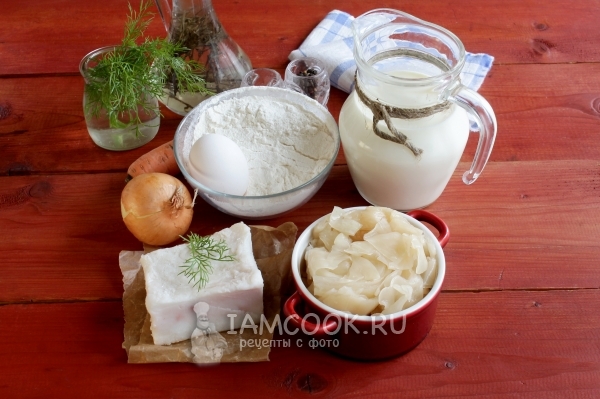 Ингредиенты для вареников с квашеной капустой и салом