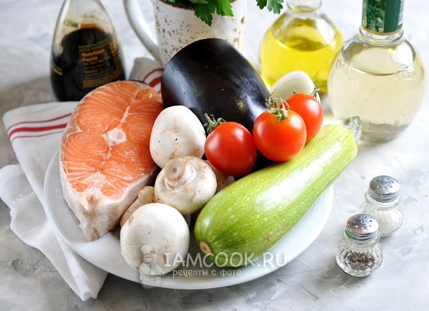 Ингредиенты для лососевого стейка с овощами-гриль