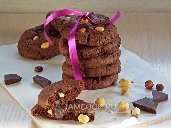 Шоколадное печенье с цельным фундуком — рецепт с фото пошагово