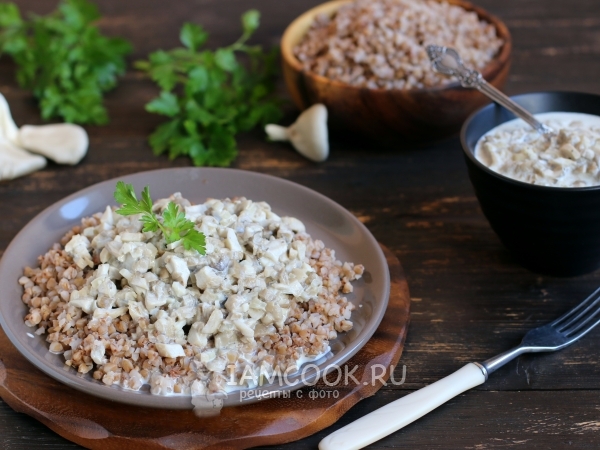 Гречка с грибным соусом — рецепт с фото пошагово
