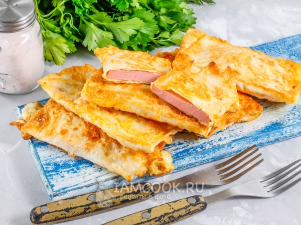 Жареный лаваш с колбасой в яйце — рецепт с фото пошагово