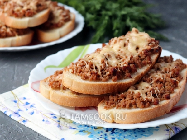 Горячие бутерброды с фаршем в духовке — рецепт с фото пошагово