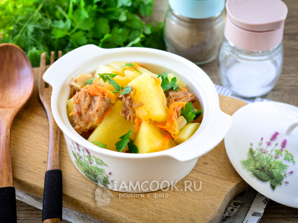 Жаркое из тушенки с картошкой — рецепт с фото пошагово