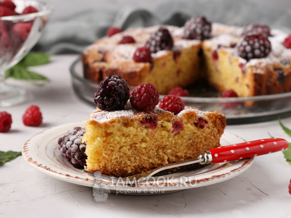 Пирог с малиной и ежевикой — рецепт с фото пошагово