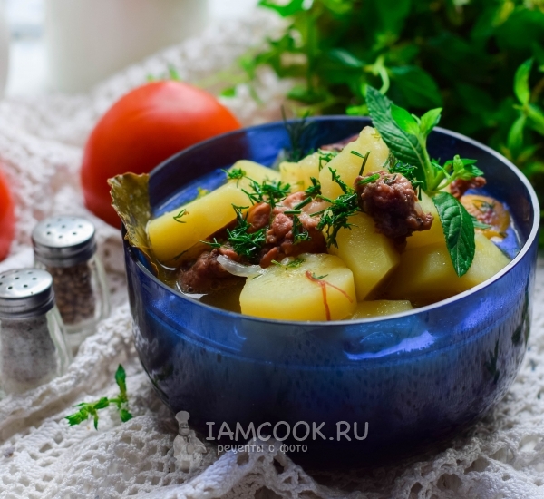 Рецепт тушеной картошки с тушенкой в кастрюле