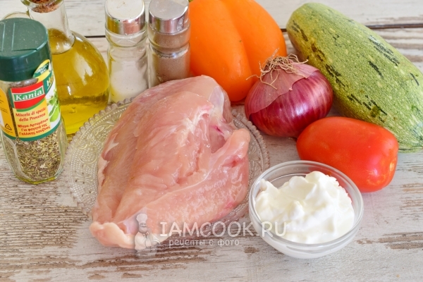 Ингредиенты для овощного рагу из кабачков с курицей