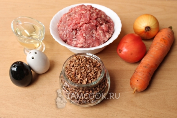 Ингредиенты для гречки с фаршем в горшочке в духовке