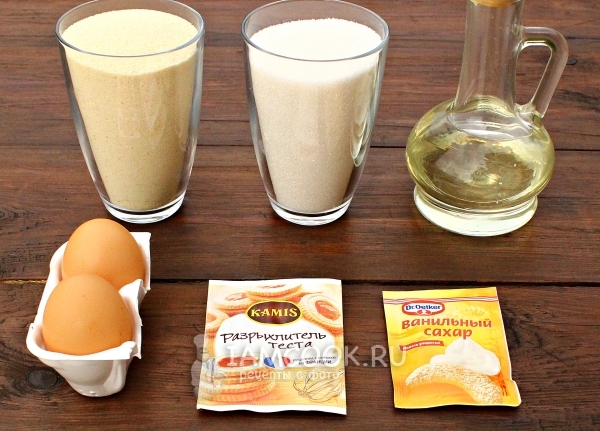 Ингредиенты для манника на воде с яйцами