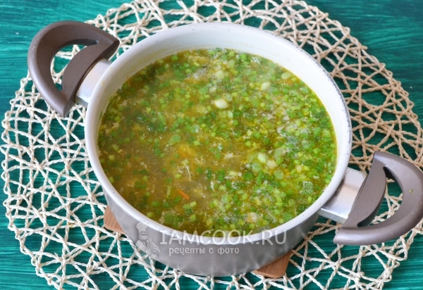 Добавляем в суп зелёный лук