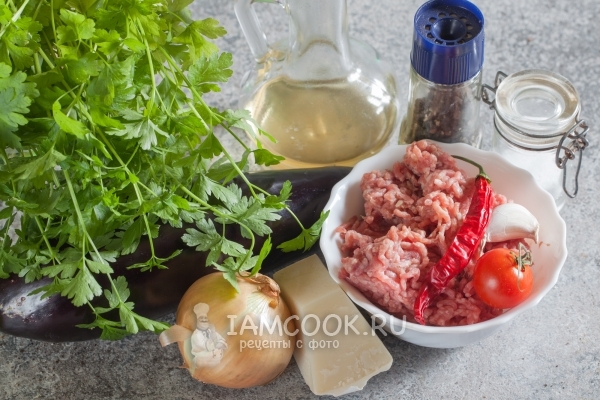 Ингредиенты для баклажанов с фаршем на сковороде