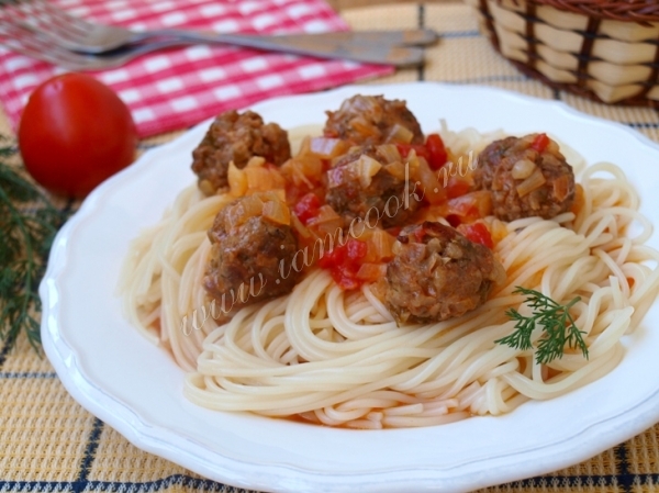 Фрикадельки в томатном соусе