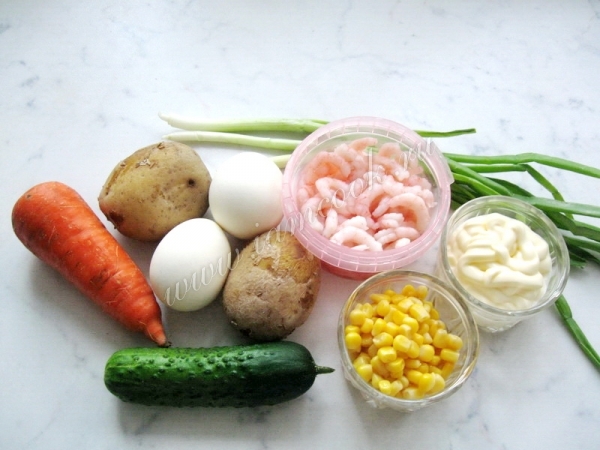 Ингредиенты для приготовления салата с креветками и картофелем
