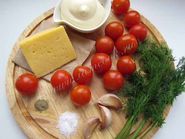 Закуска из помидоров с чесноком и сыром, рецепт с фото.