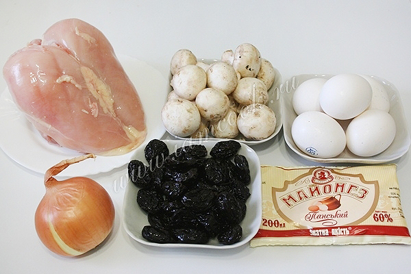 Ингредиенты для салата Белая Береза с курицей и черносливом