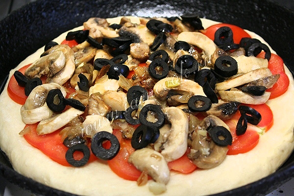 Пицца постная с грибами