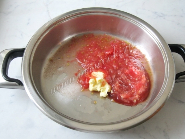 Масло сливчное с томатным пюре