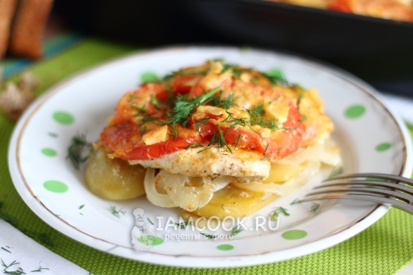 Рецепт картошки с куриным филе, помидорами и сыром в духовке