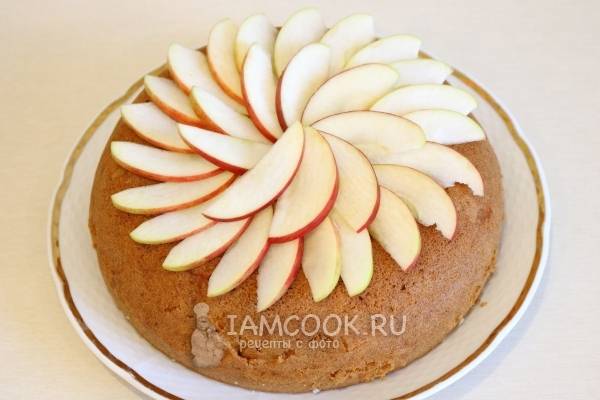 Шарлотка классическая с яблоками: рецепты с фото