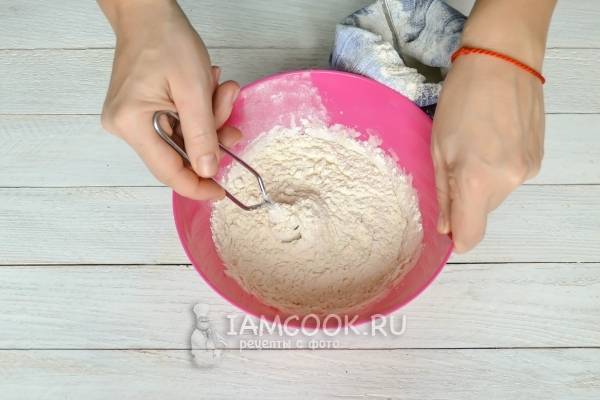 Размешать тесто