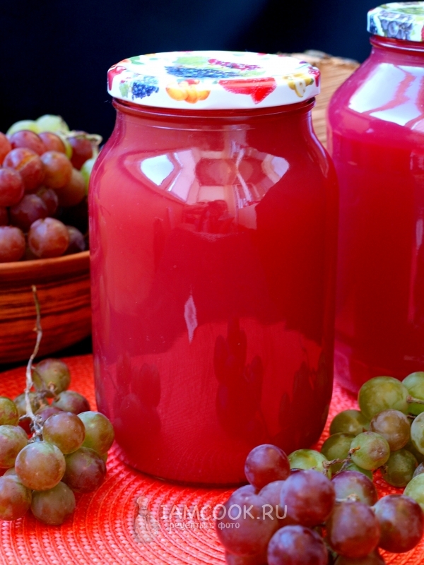 Приготовление яблочно виноградного сока. Виноградный сок. Виноград сок. Виноградный сок домашний. Виноградный сок в соковарке.