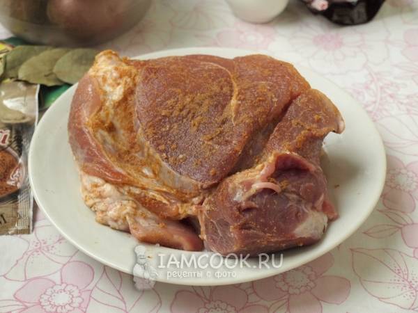 Свиная лопатка, запечённая с картофелем — рецепты | Дзен