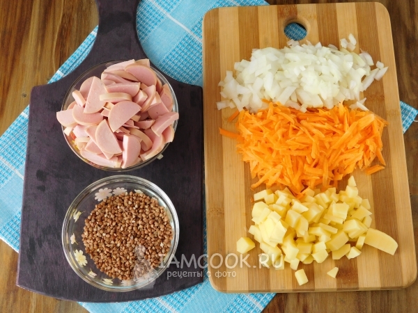 Порезать лук, морковь и картофель