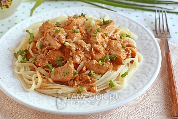 Рецепт спагетти с курицей в сметанном соусе