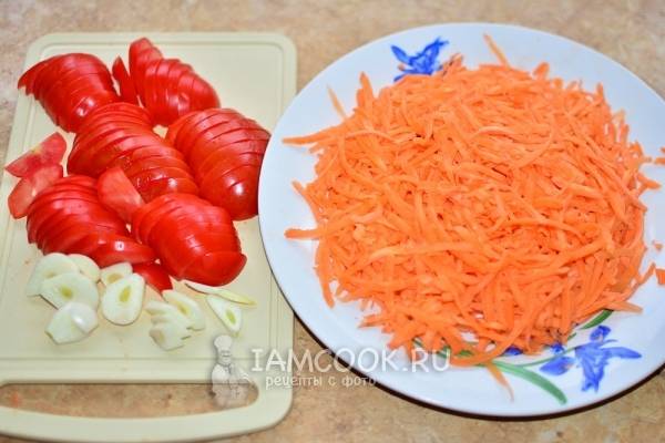 Крылья индейки в сливочном соусе с чесноком в мультиварке