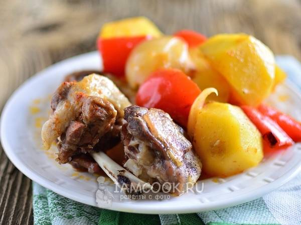 Рецепт запеченной утки кусочками с овощами в духовке на скорую руку
