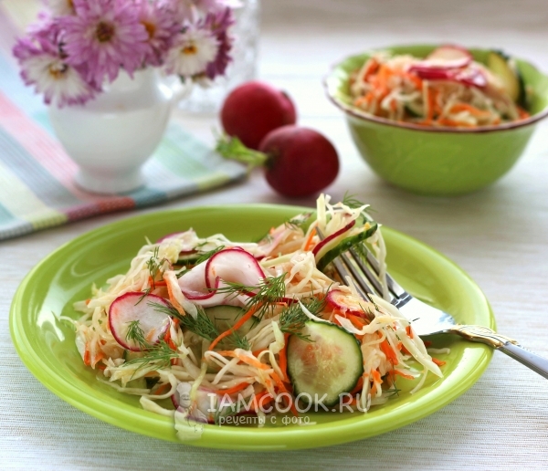 Рецепт «Весеннего» салата с капустой и морковью