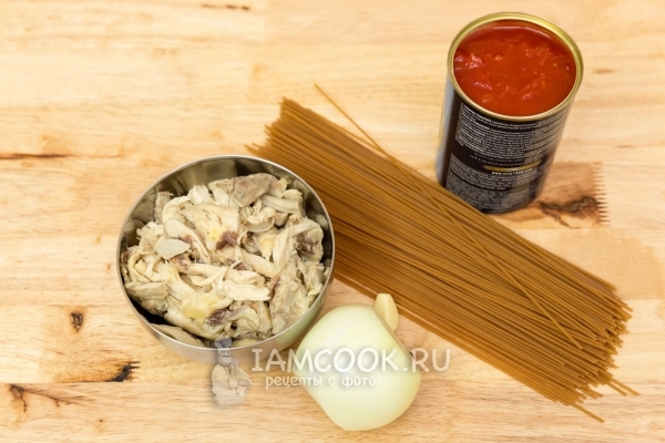 Ингредиенты для лапши с курицей в томатном соусе