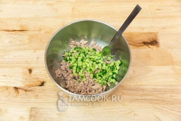 Профитроли с парфе из куриной печени