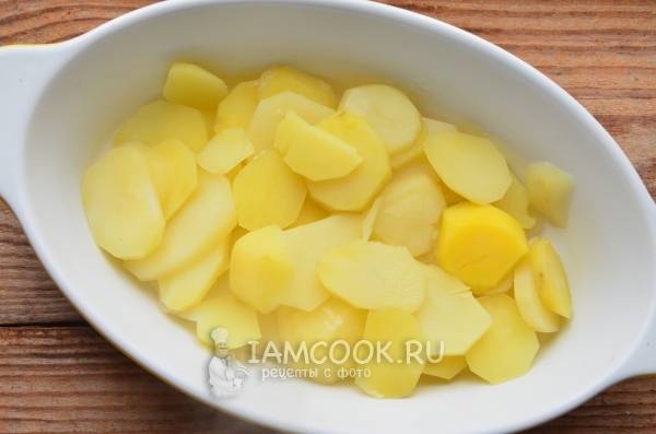 Невероятно вкусная картошка с шампиньонами, запеченная в горшочках