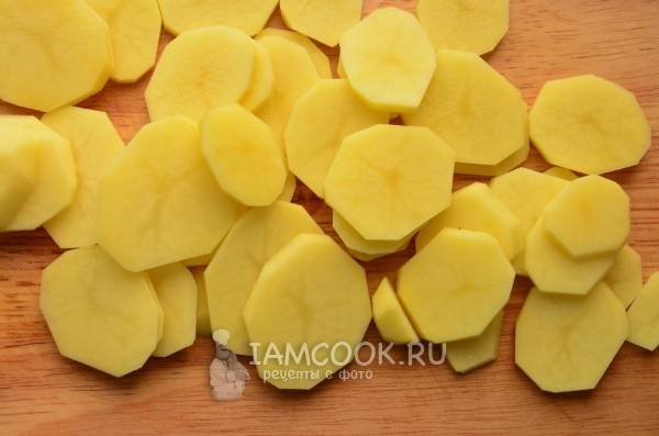 Картофель с яблоками, запеченный в духовке