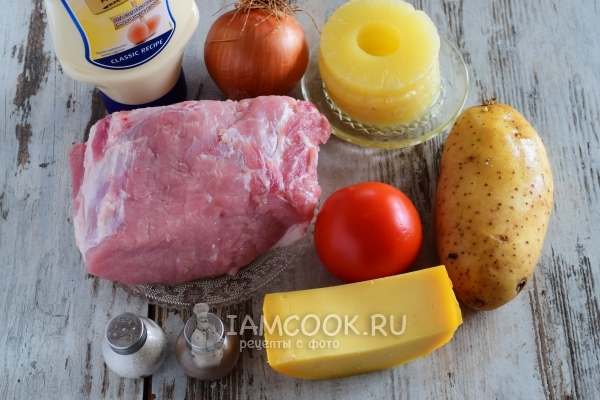 Ингредиенты для свинины с ананасами и картошкой в духовке