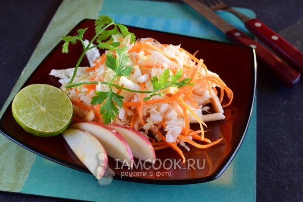 Рецепт «Витаминного» салата из капусты и моркови
