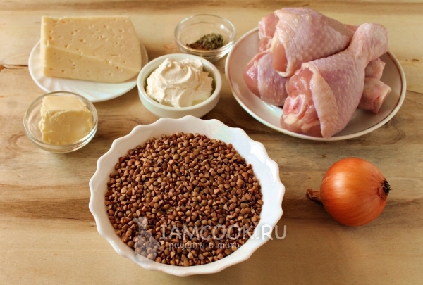 Ингредиенты для гречки с курицей в духовке с сыром