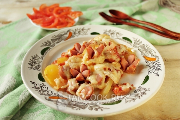 Рецепт картофеля с сосисками в духовке с сыром