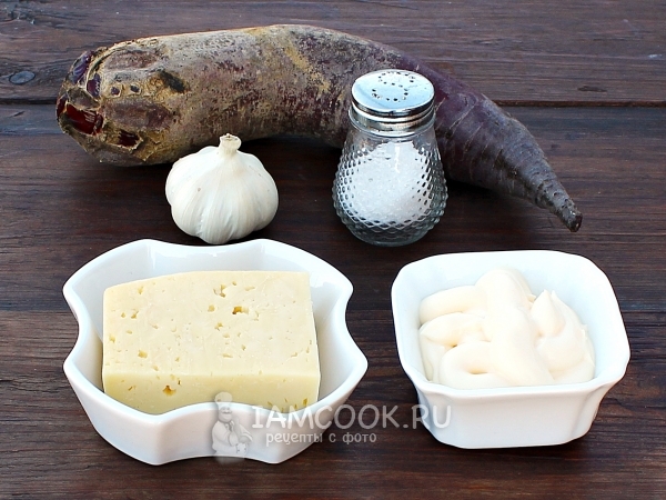 Ингредиенты для салата со свеклой, сыром и чесноком