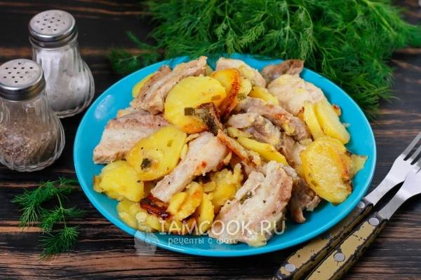 Свинина с картошкой в мультиварке Редмонд и Поларис - как приготовить с помидорами и грибами?