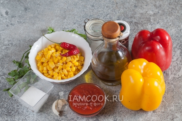 Ингредиенты для болгарского перца с кукурузой на сковороде