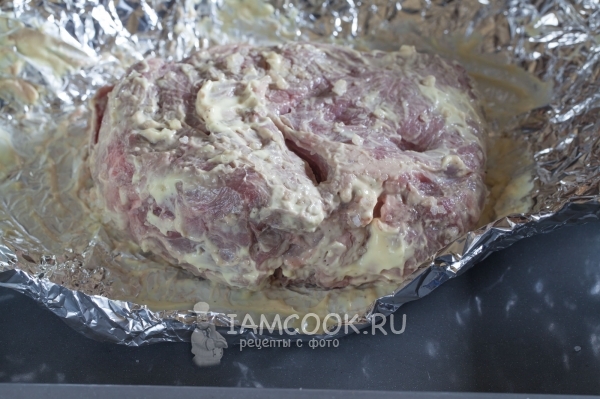 Запечь мясо в духовке