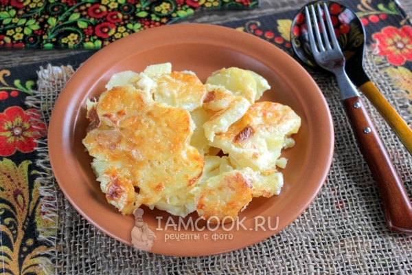 Фото картошки со сливками и сыром в духовке