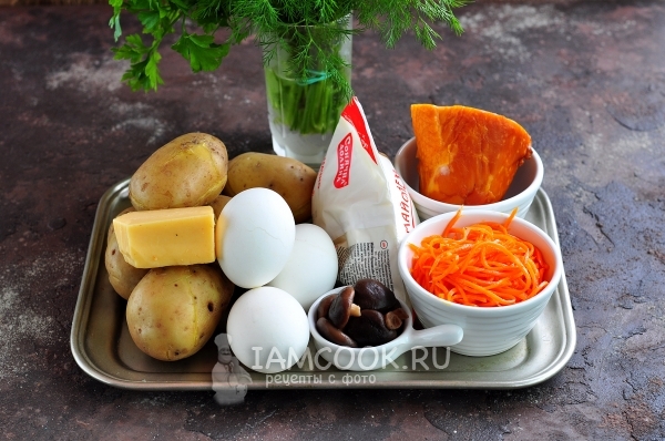 Ингредиенты для новогоднего салата «Собачка» с копченой курицей и корейской морковью