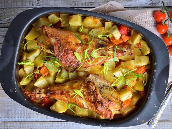 Рыба с картошкой в духовке — 36 рецептов с фото пошагово. Как запечь рыбу с картофелем в духовке?