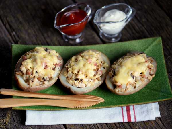 Вы будете на седьмом небе от удовольствия: рецепт картошки, фаршированной курицей и грибами