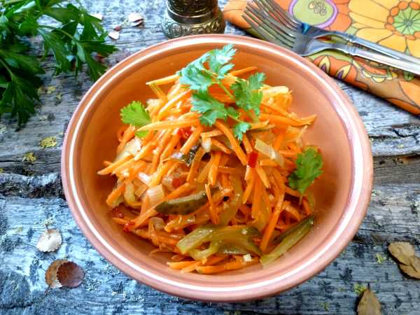 салат с корейской морковью и солеными огурцами | Дзен