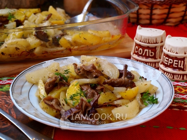 Лисички с картошкой в духовке — рецепт с фото пошагово