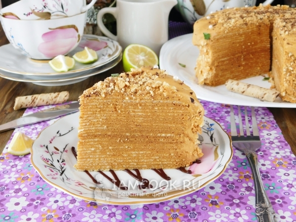 Вафельный торт с маслом и сгущенкой в шоколадной глазури — рецепт с фото пошагово